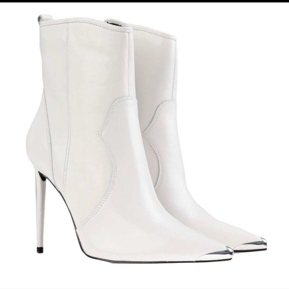 Winnie Harlow x Steve Madden Boots White Size 6.5